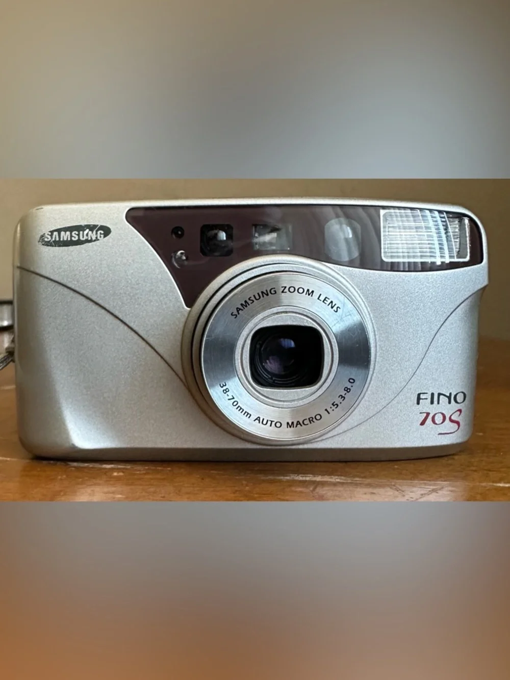 Vintage Samsung Fino 70s Compact 35mm Film Camera w/38-70mm Automatic Macro Lens